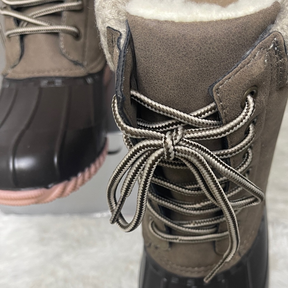 Cloudwalkers Lexi Sweater Trim Women’s Weather Boot Black & Tan 10W by Avenue - Picture 12 of 15